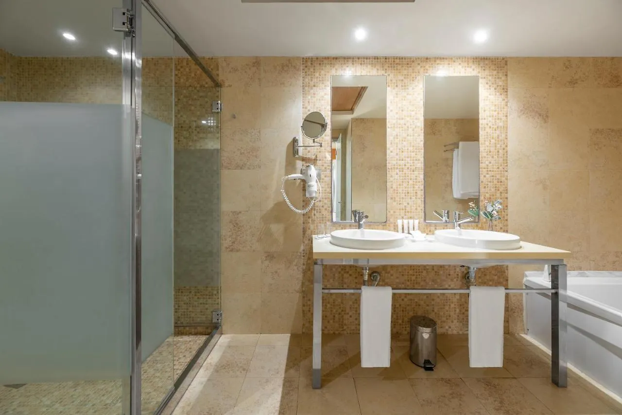 Elba Carlota Beach & Golf Resort كاليتا ذي فوستي